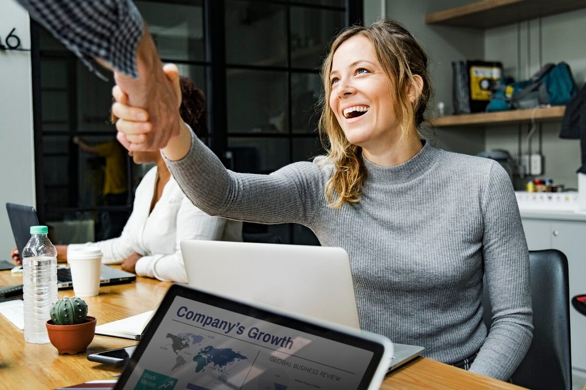 how to offer someone a job after an interview